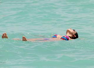 Melissa Satta feet photo thumbnail