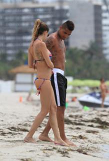 Melissa Satta feet photo thumbnail