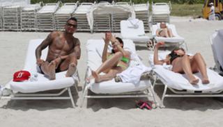 Melissa Satta feet photo thumbnail