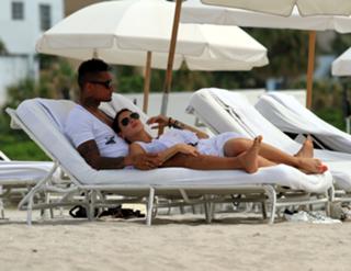 Melissa Satta feet photo thumbnail