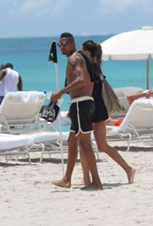 Melissa Satta feet photo thumbnail