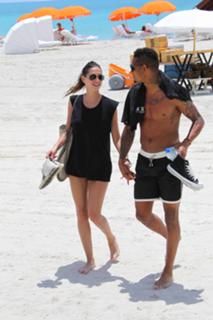 Melissa Satta feet photo thumbnail