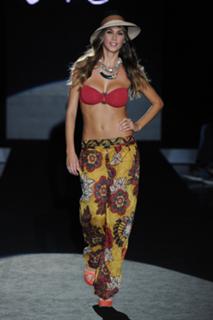 Melissa Satta feet photo thumbnail