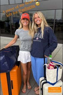 Melissa Stark feet photo thumbnail