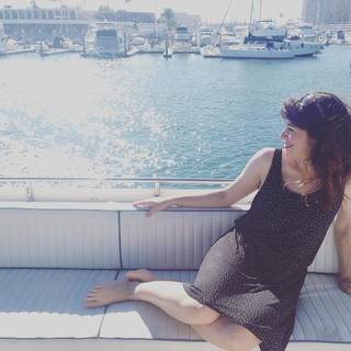 Melissa Villaseñor feet photo thumbnail