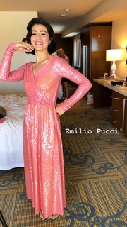 Melissa Villaseñor feet photo thumbnail