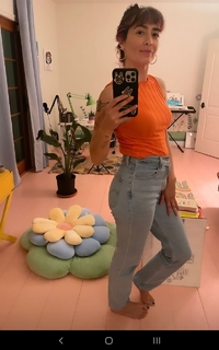 Melissa Villaseñor feet photo thumbnail