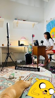 Melissa Villaseñor feet photo thumbnail