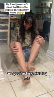 Melissa Villaseñor feet photo thumbnail