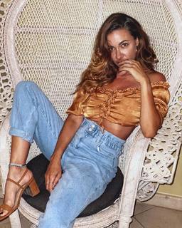 Melita Toniolo feet photo thumbnail