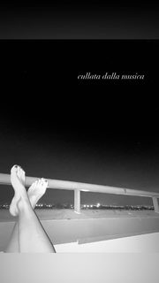 Melita Toniolo feet photo thumbnail