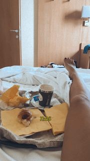 Melita Toniolo feet photo thumbnail
