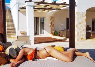 Melita Toniolo feet photo thumbnail