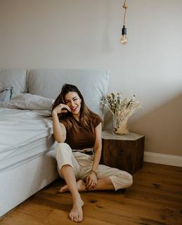 Melita Toniolo feet photo thumbnail
