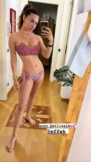 Melita Toniolo feet photo thumbnail