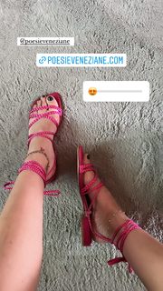 Melita Toniolo feet photo thumbnail