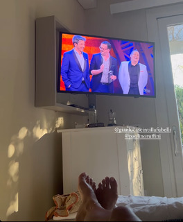 Melita Toniolo feet photo thumbnail