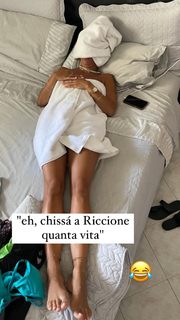 Melita Toniolo feet photo thumbnail
