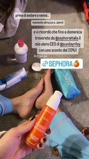 Melita Toniolo feet photo thumbnail