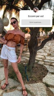 Melita Toniolo feet photo thumbnail
