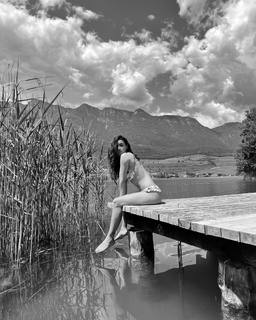 Melita Toniolo feet photo thumbnail
