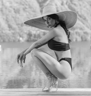 Melita Toniolo feet photo thumbnail