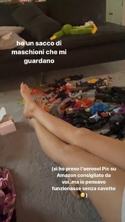Melita Toniolo feet photo thumbnail