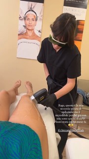Melita Toniolo feet photo thumbnail