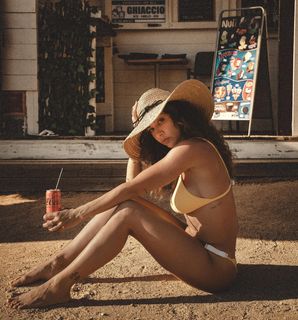 Melita Toniolo feet photo thumbnail