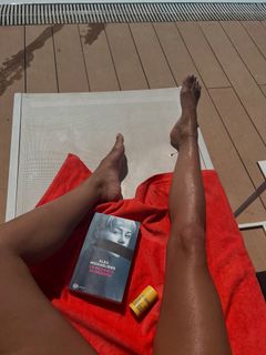 Melita Toniolo feet photo thumbnail