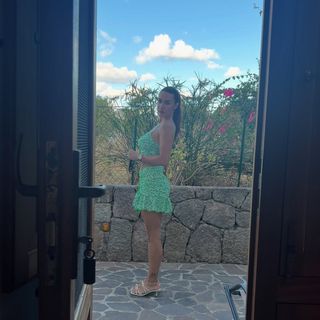 Melita Toniolo feet photo thumbnail