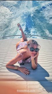 Melita Toniolo feet photo thumbnail