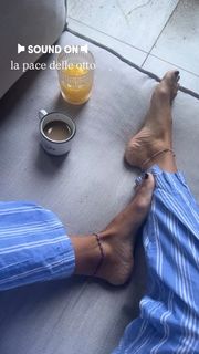 Melita Toniolo feet photo thumbnail