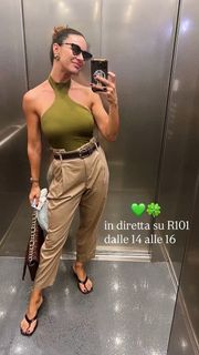 Melita Toniolo feet photo thumbnail