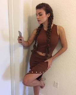 Melody feet photo thumbnail