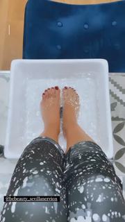 Melody feet photo thumbnail