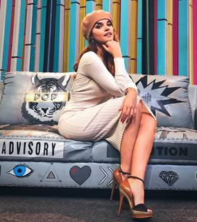 Melody feet photo thumbnail