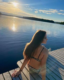 Melody feet photo thumbnail