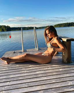 Melody feet photo thumbnail