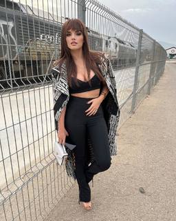 Melody feet photo thumbnail