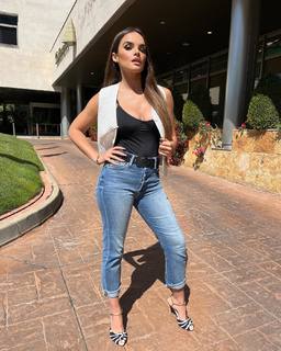 Melody feet photo thumbnail