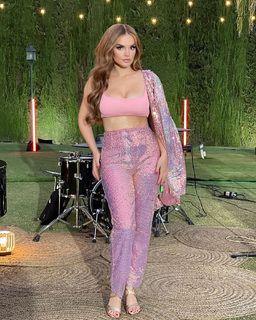 Melody feet photo thumbnail