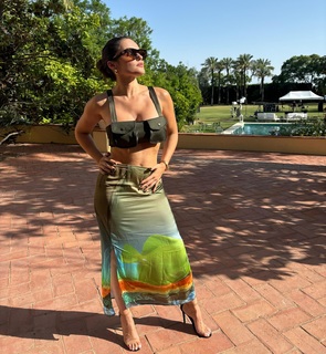 Melody feet photo thumbnail