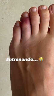 Melody feet photo thumbnail