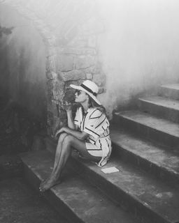 Melody Gardot feet photo 7
