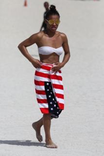 Melody Thornton feet photo 11