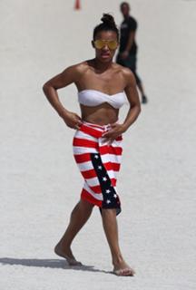 Melody Thornton feet photo 10