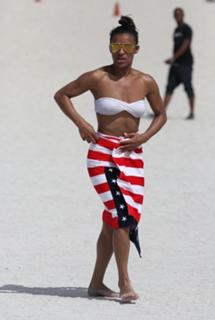 Melody Thornton feet photo 9