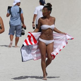Melody Thornton feet photo 6