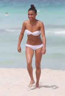 Melody Thornton feet photo 3